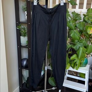 Lole 🌿 Black Pleated Jogger Pants